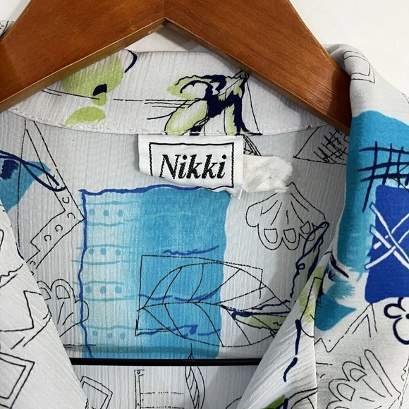 Nikki Button Up Collared Blouse Off White Blue Green Flower Leaf All Over Print - Picture 9 of 9